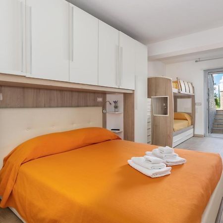 Oristano 5 Pers Appartamento Exterior foto