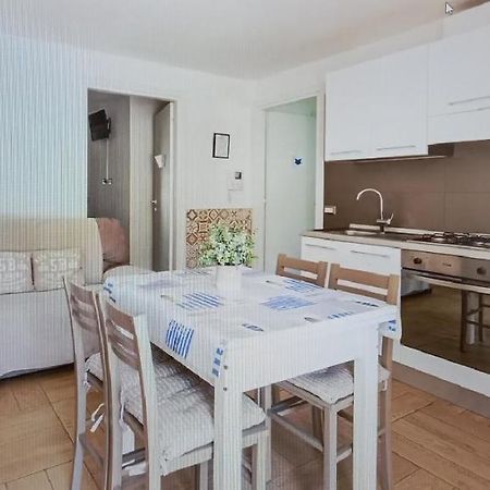 Oristano 5 Pers Appartamento Exterior foto