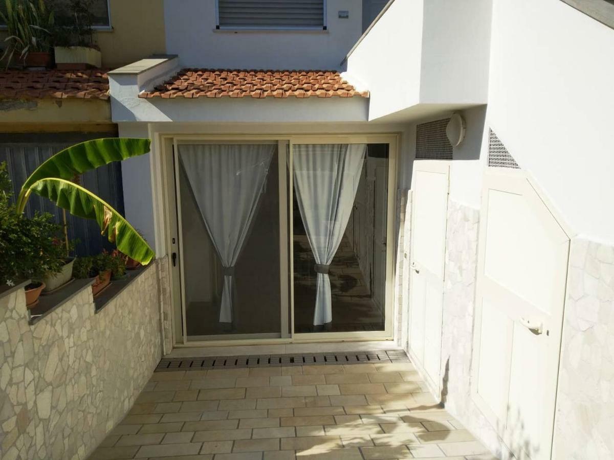 Oristano 5 Pers Appartamento Exterior foto